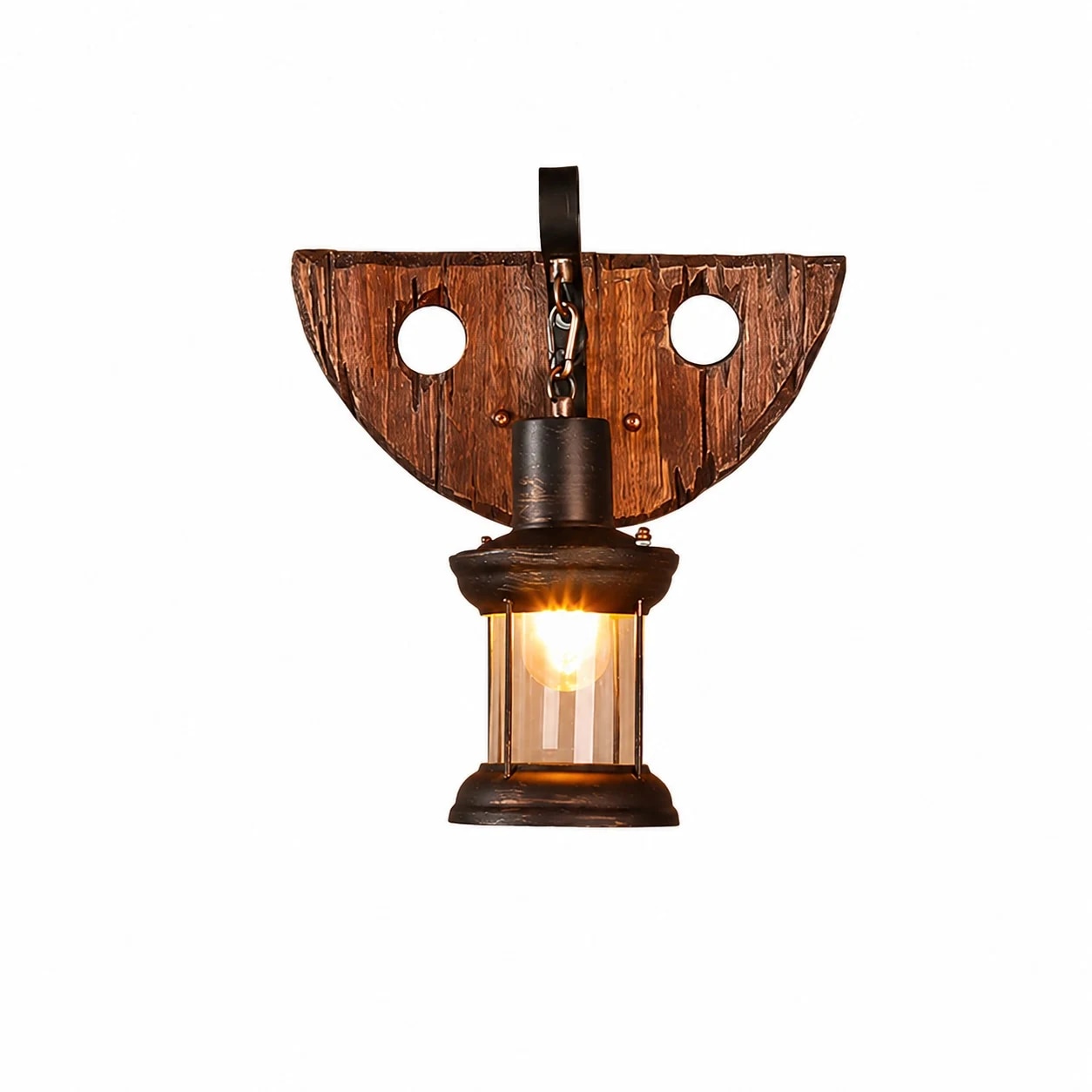 Dettaglio della lampada da parete in stile rustico