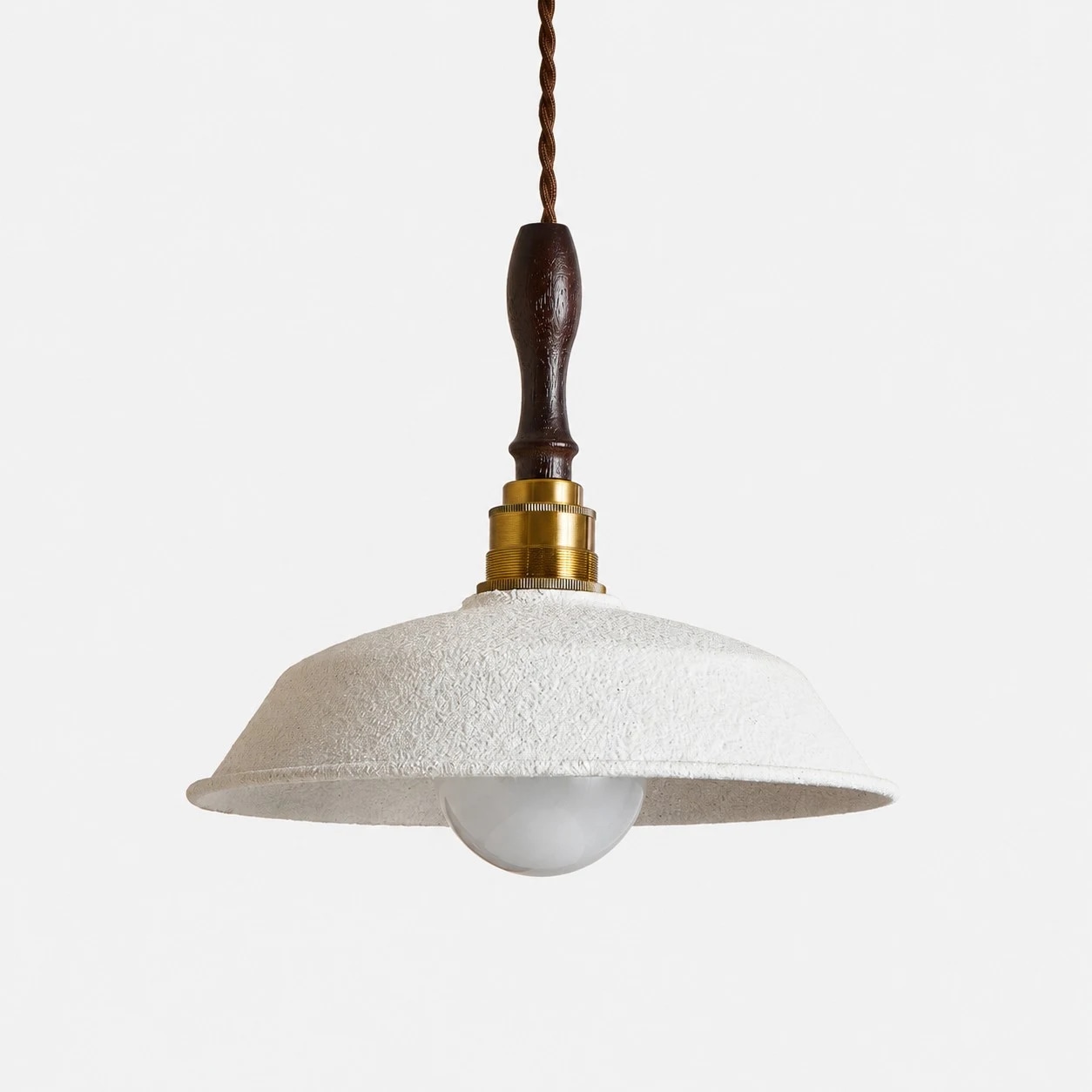 Suspension en laiton couleur noyer avec abat-jour blanc