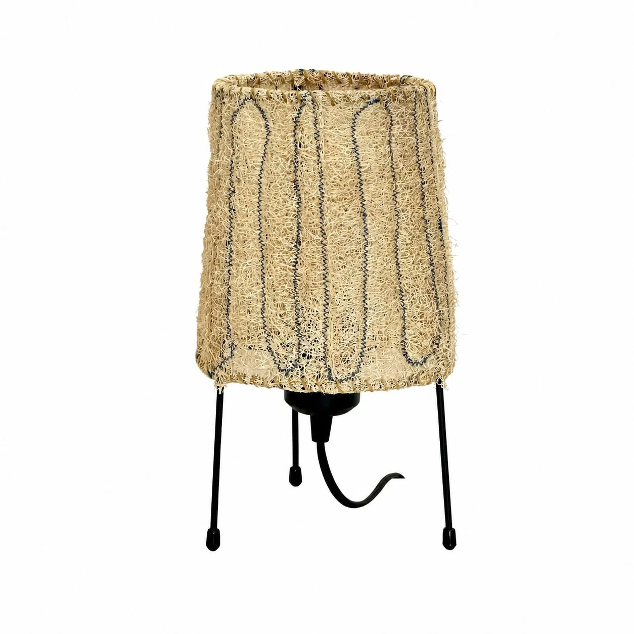 variante de lampe de table en fibres naturelles tissées