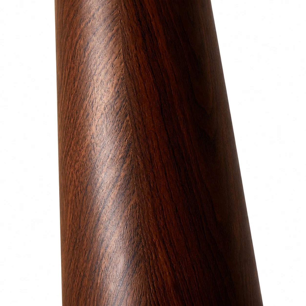 Detalle de la base cónica de la lámpara, con su suave veta de madera.