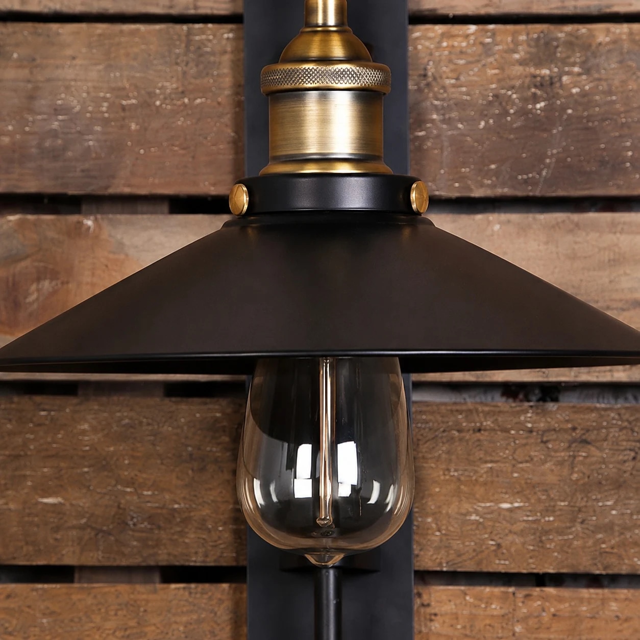 Abat-jour en bronze foncé et ampoule apparente