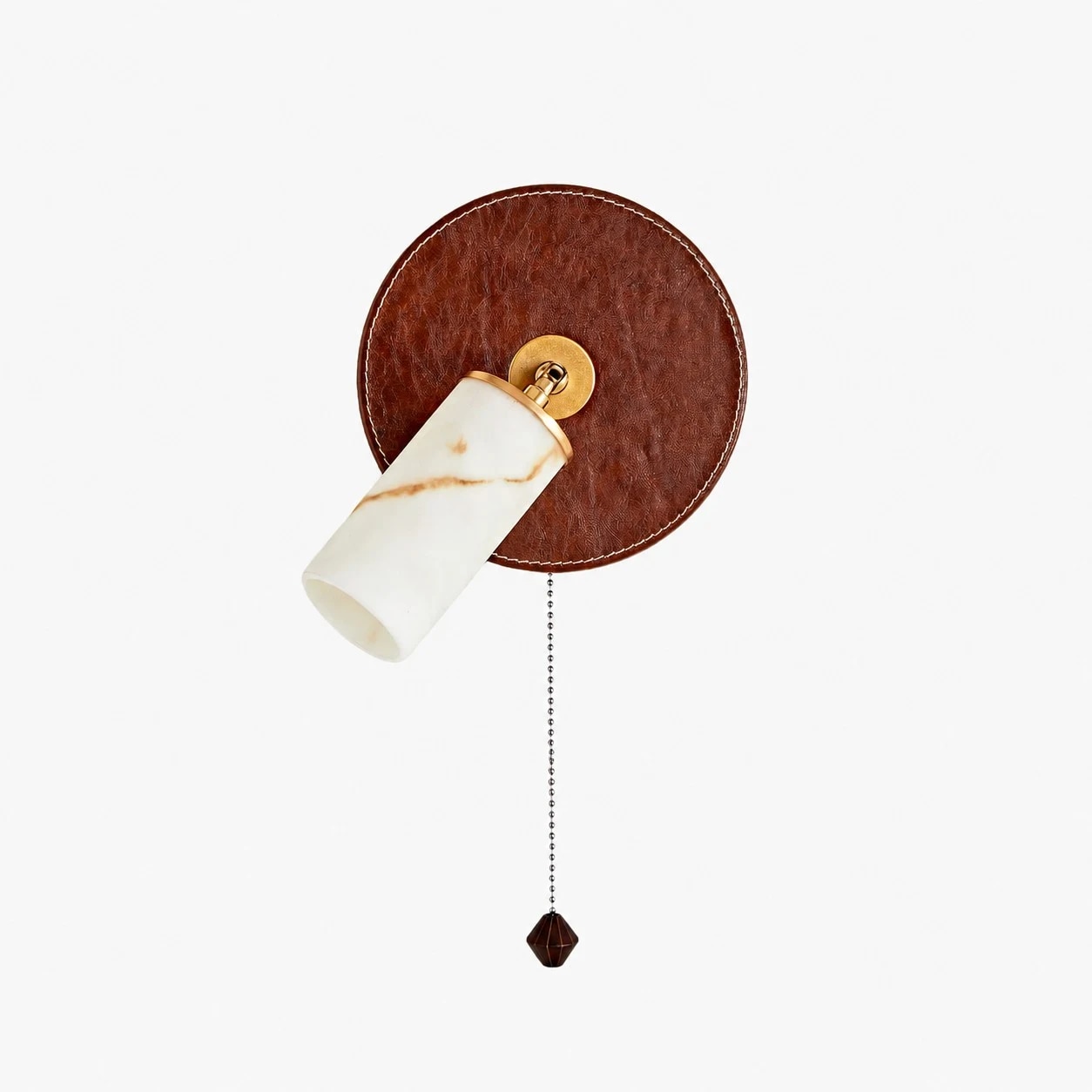 Applique murale en cuir marron et abat-jour blanc sur fond épuré