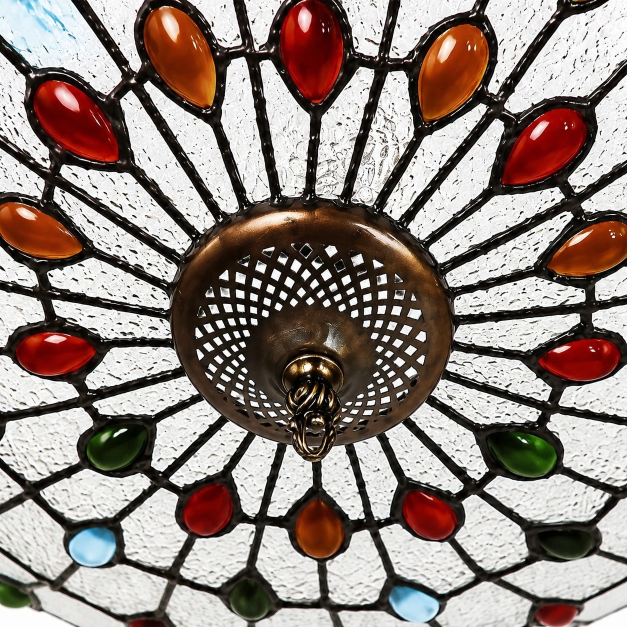Detalle de vidrio transparente y trabajos en metal