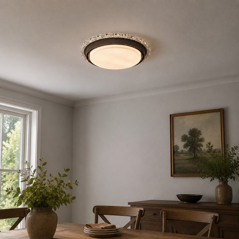 Lámpara de techo LED redonda instalada en un comedor tranquilo.
