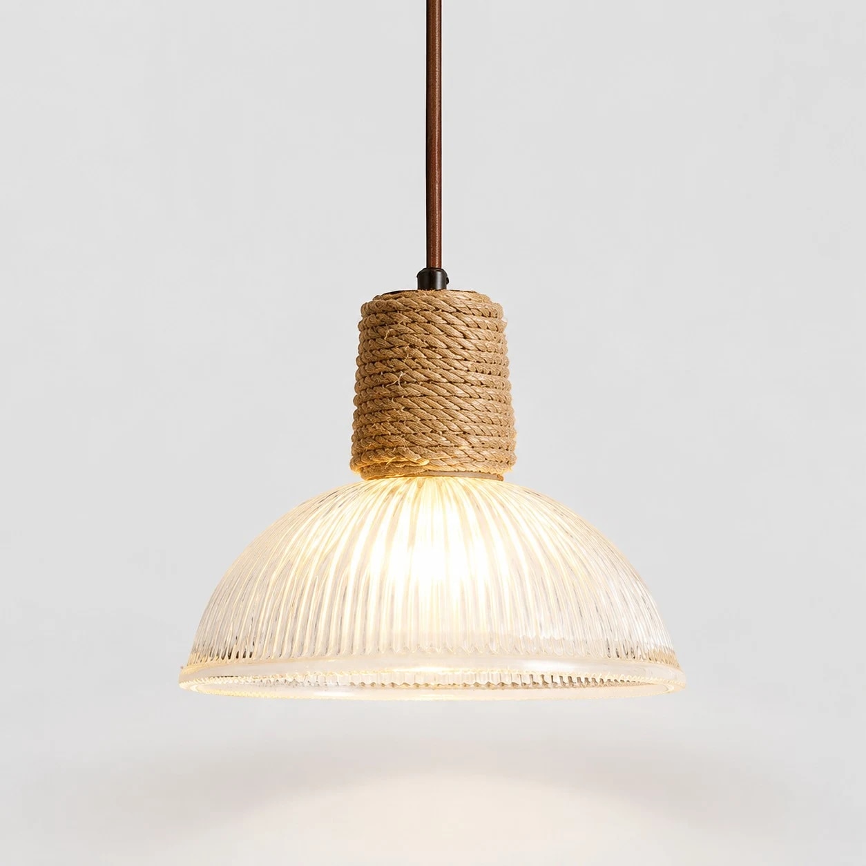 Hanglamp met glazen koepel in stijl D