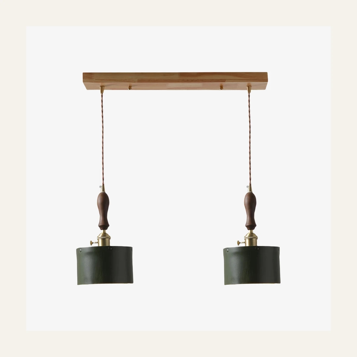 Suspension double verte avec abat-jour en cuir pour bar