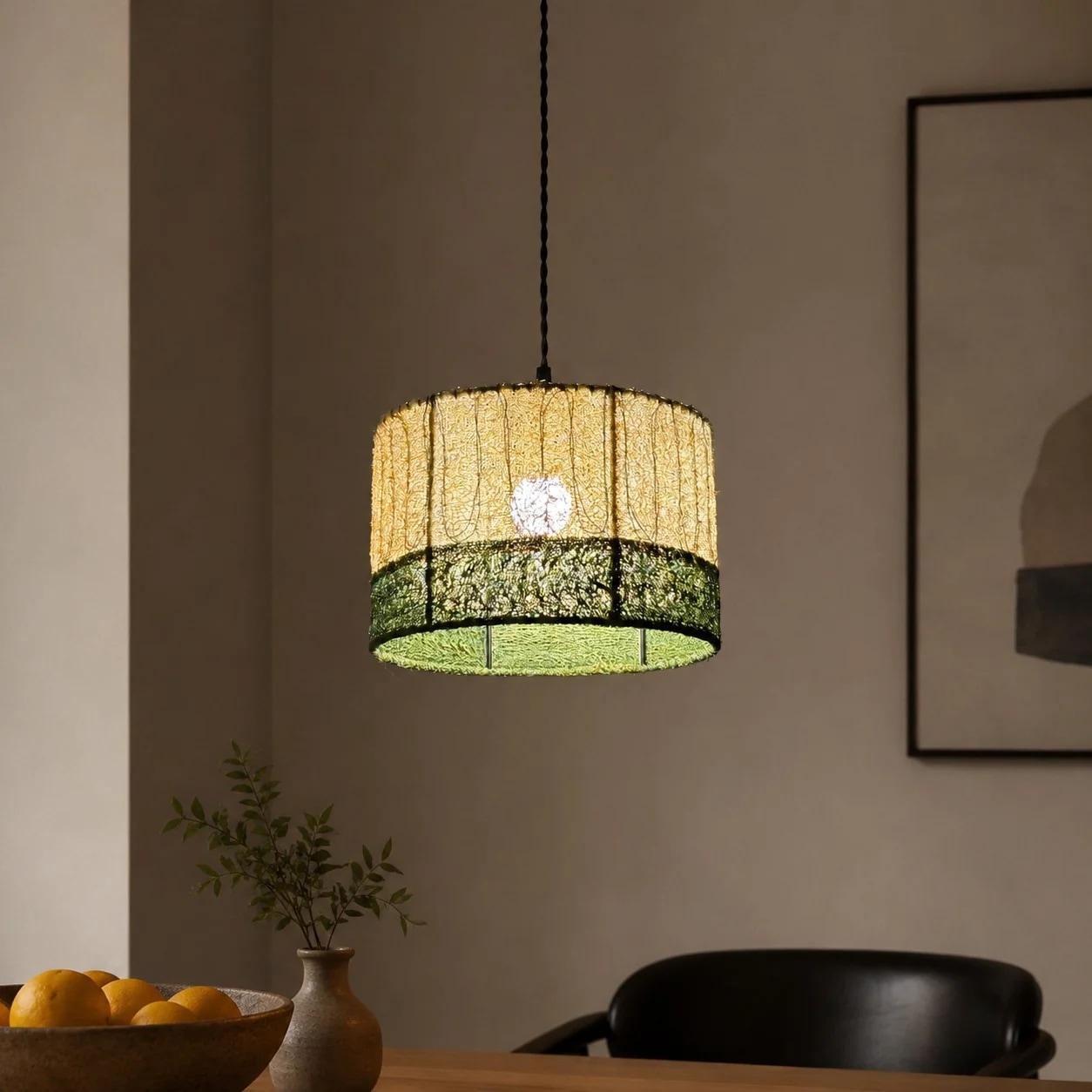 Suspension en luffa dans une pièce chaleureuse