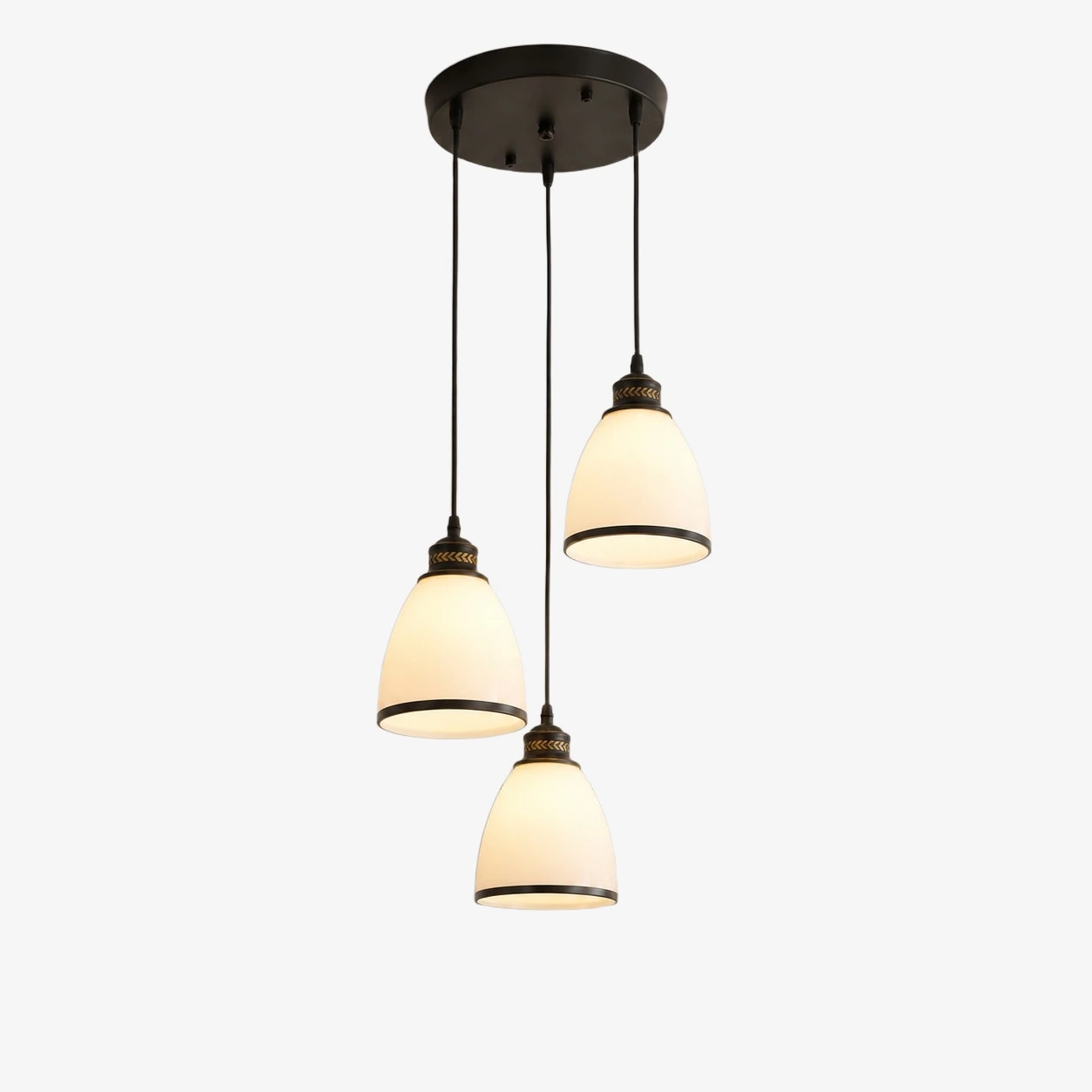 Suspension ronde à trois lumières avec chutes décalées