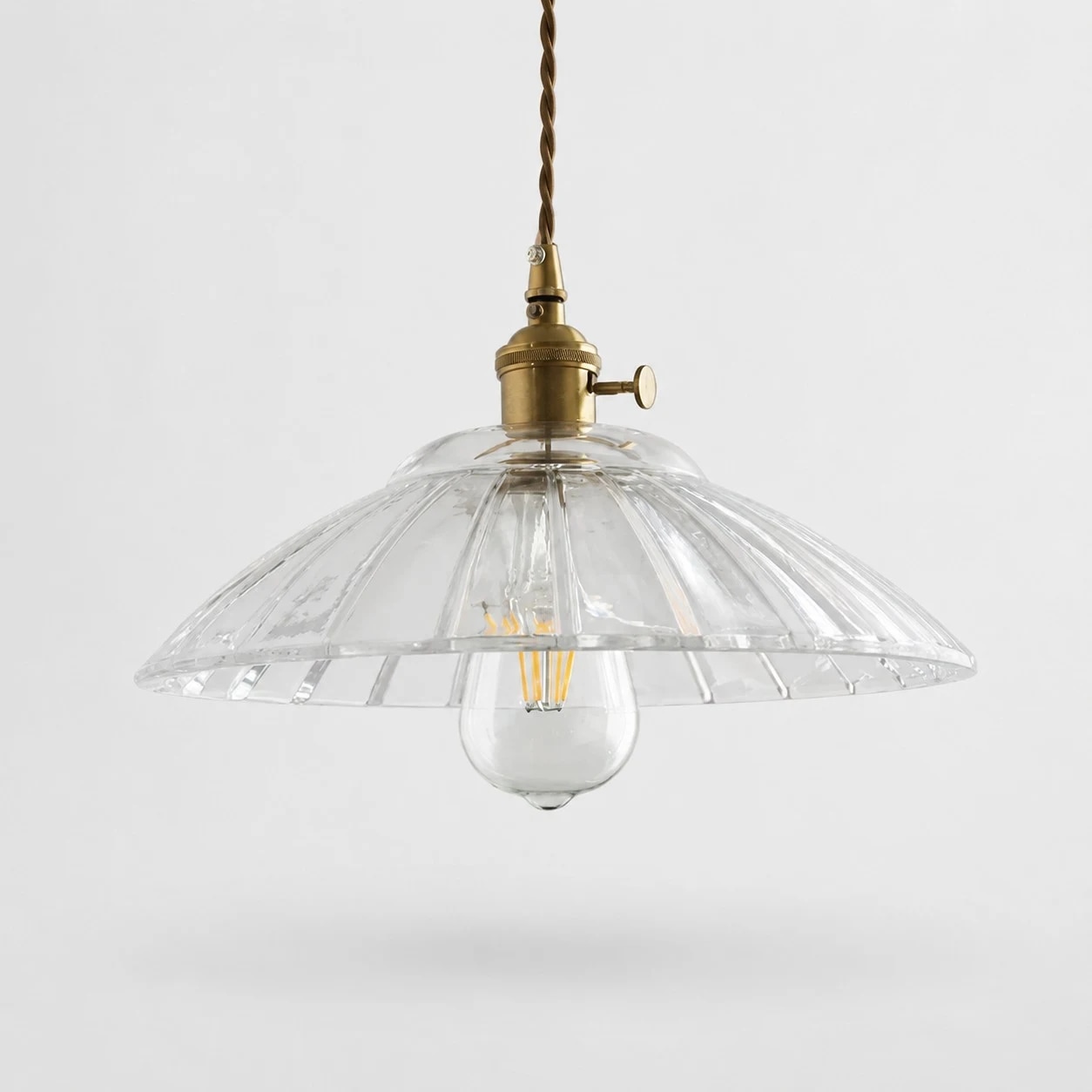 Suspension en verre transparent