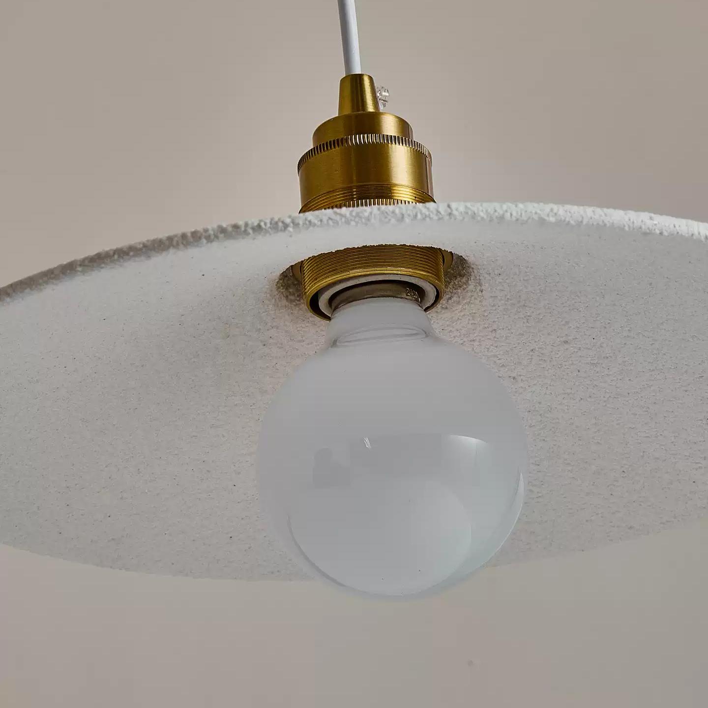 E27 Socket detail under pendant shade