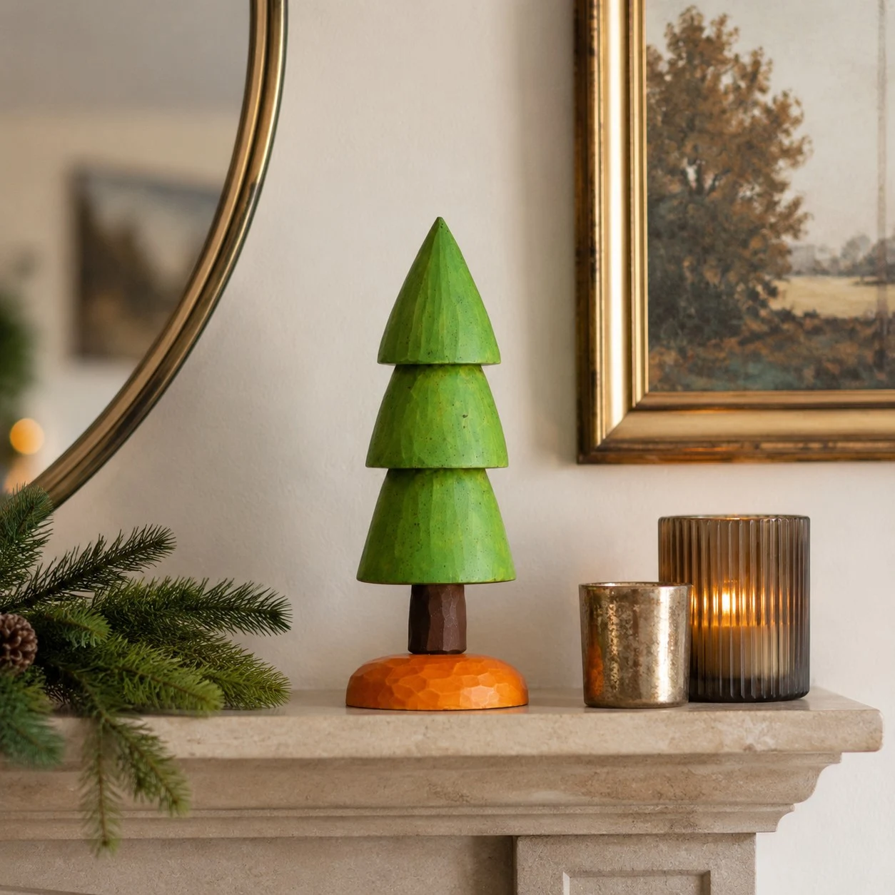 Adorno de pino de madera colocado sobre una repisa de chimenea con decoración del hogar