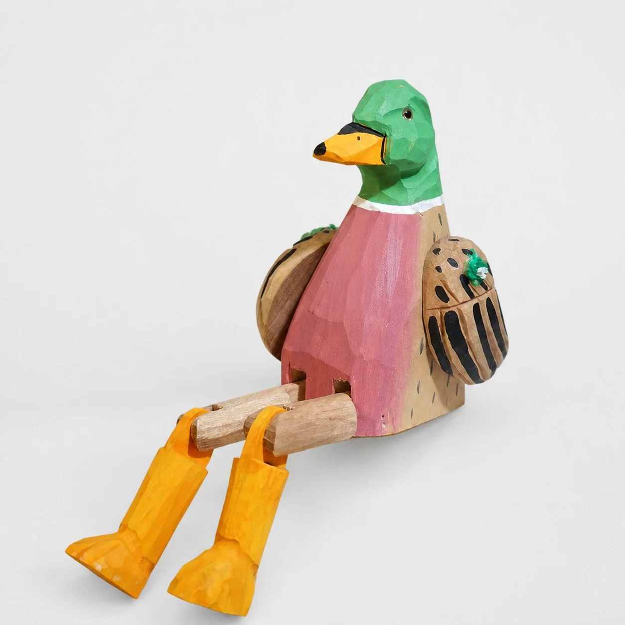 Adorno de pato de cabeza verde tallado a mano en madera