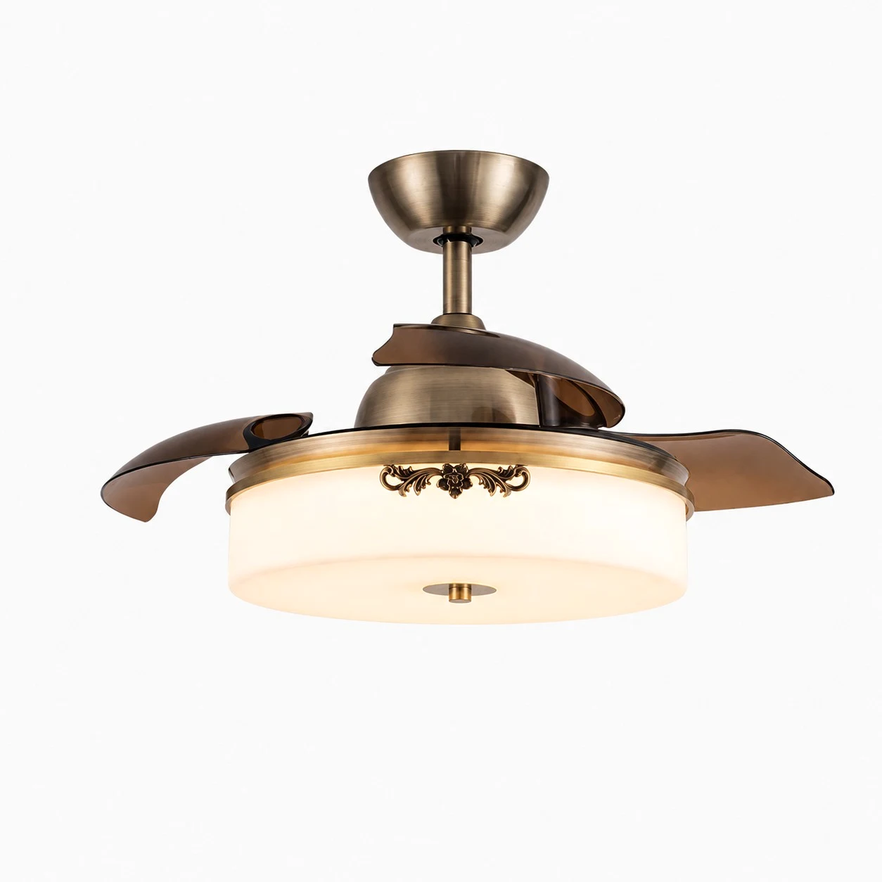 Ventilador de techo retráctil de latón antiguo con luz, estilo E