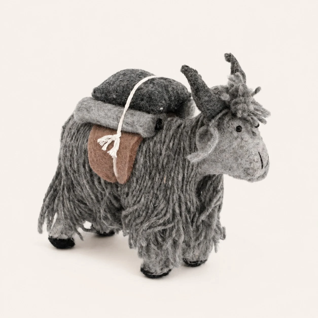Adorno de yak de fieltro de lana de Nepal hecho a mano