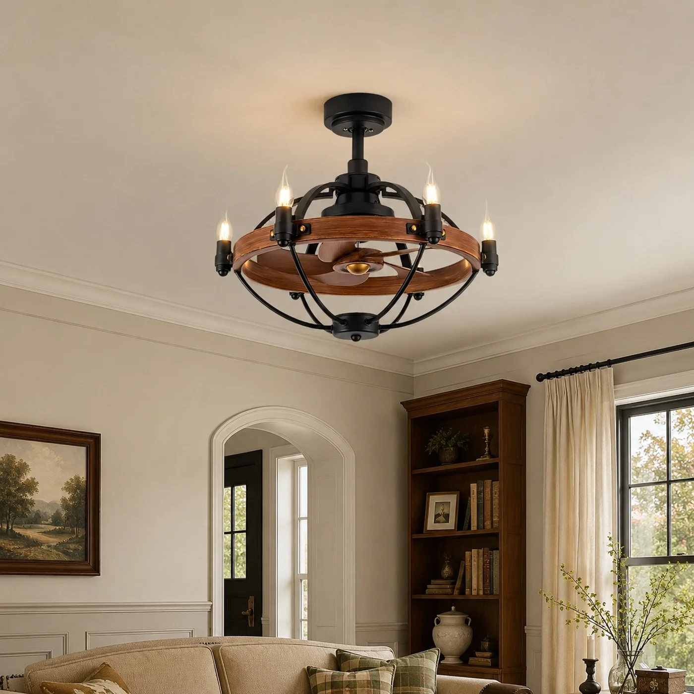 Lámpara de techo estilo rueda de carreta de granja, claramente visible en una sala de estar.