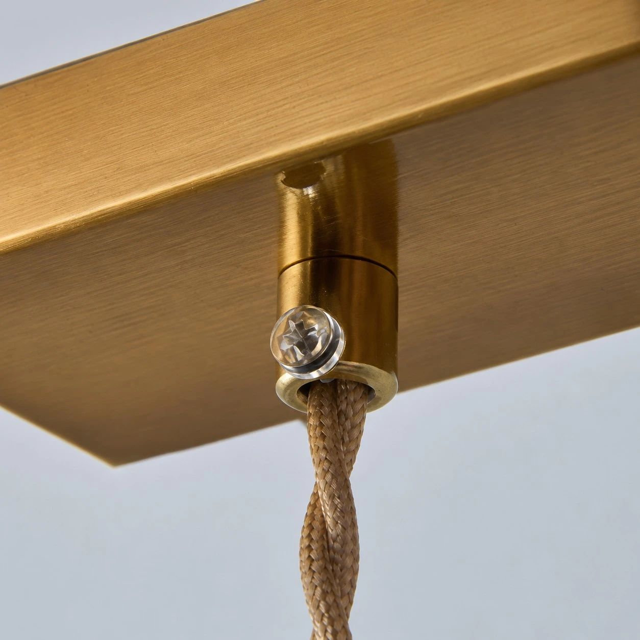 Detalhe da conexão do dossel e do cordão trançado