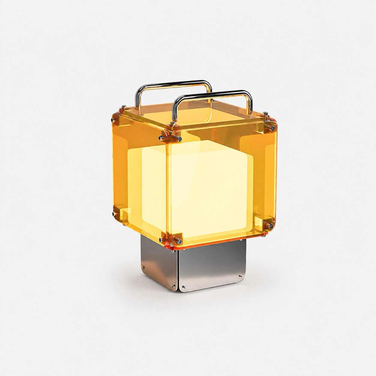 Luminária de mesa recarregável com painéis de acrílico translúcido e base de metal escovado.