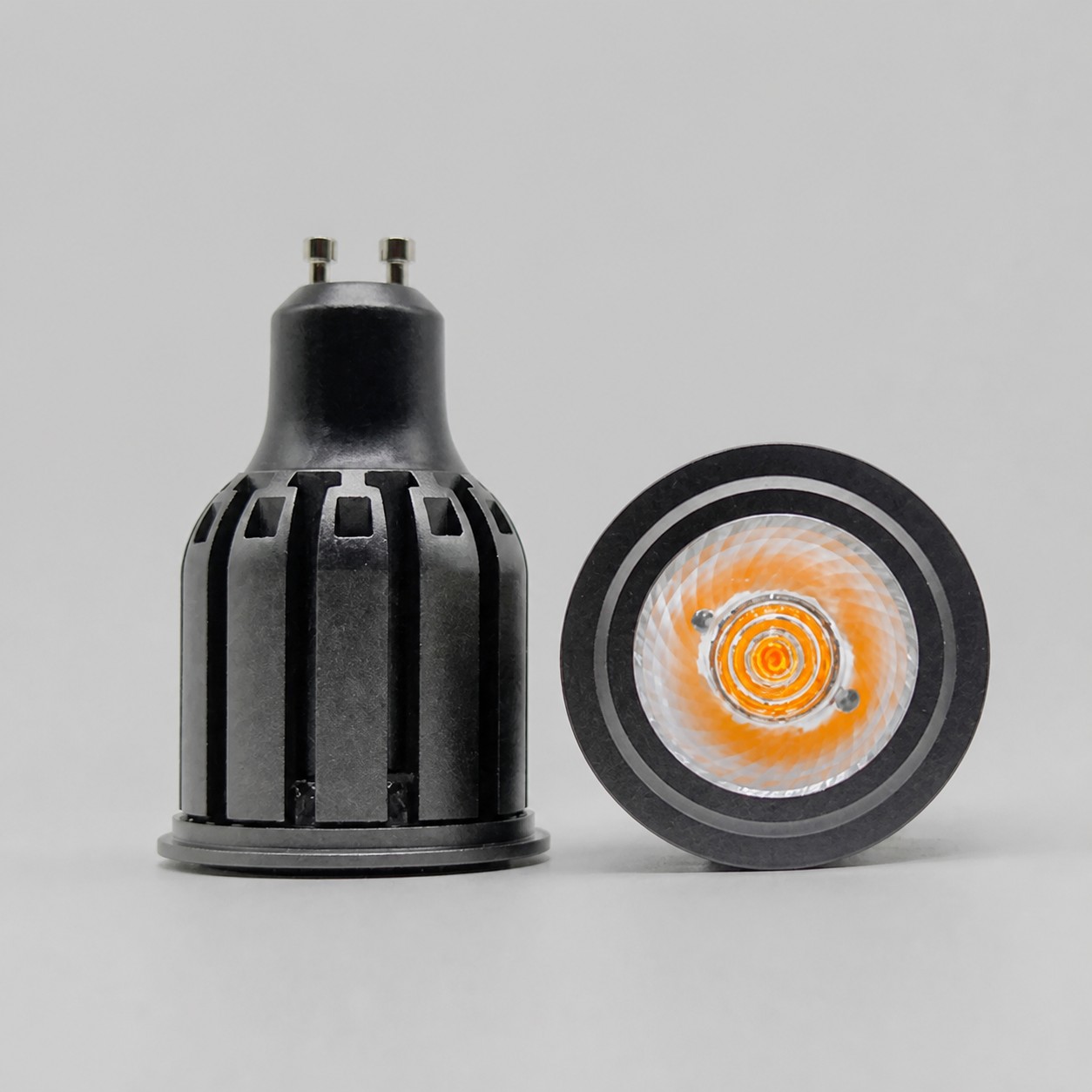 Módulo de luz LED integrado, visto de lado e de frente.