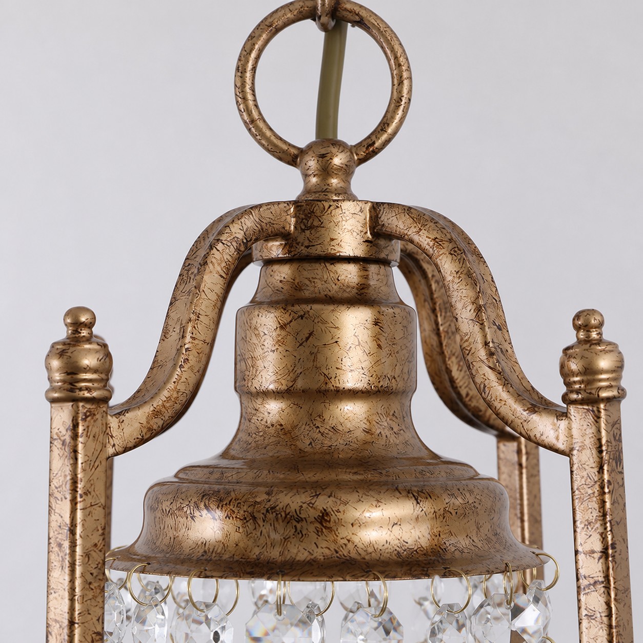Moldura de pingente em ouro antigo e coroa decorativa