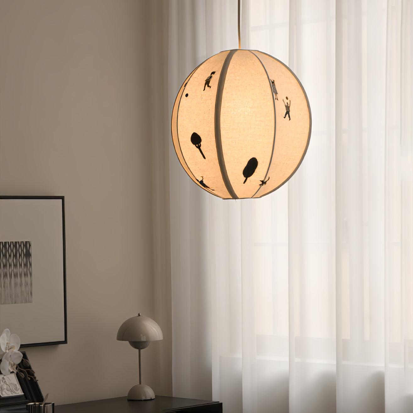 Das Produkt wird in einem stilvoll eingerichteten Interieur gezeigt.