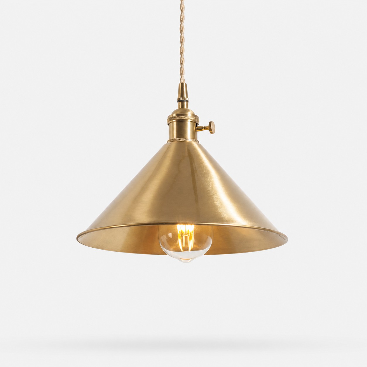 Lampada a sospensione classica a cupola in ottone