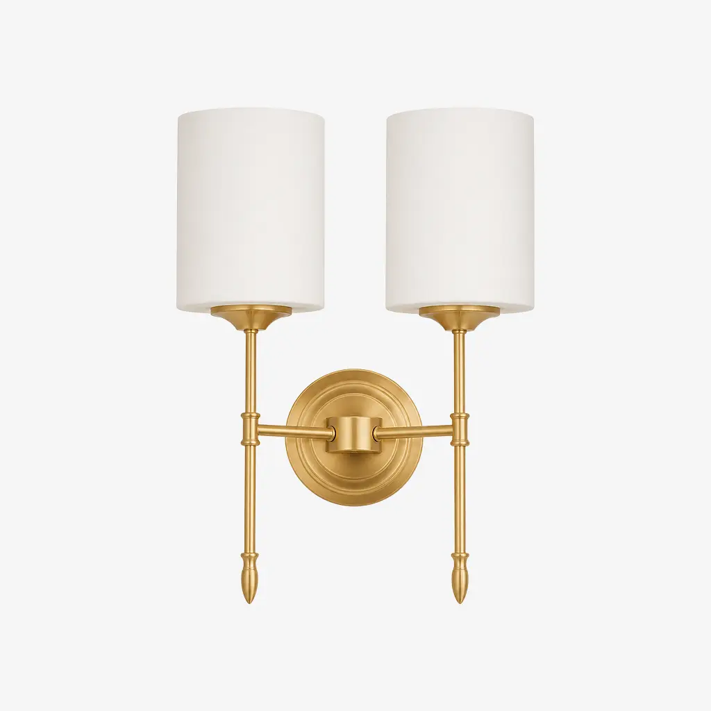 Luminária de parede de dois braços, estilo D, com cúpulas de vidro opalino.