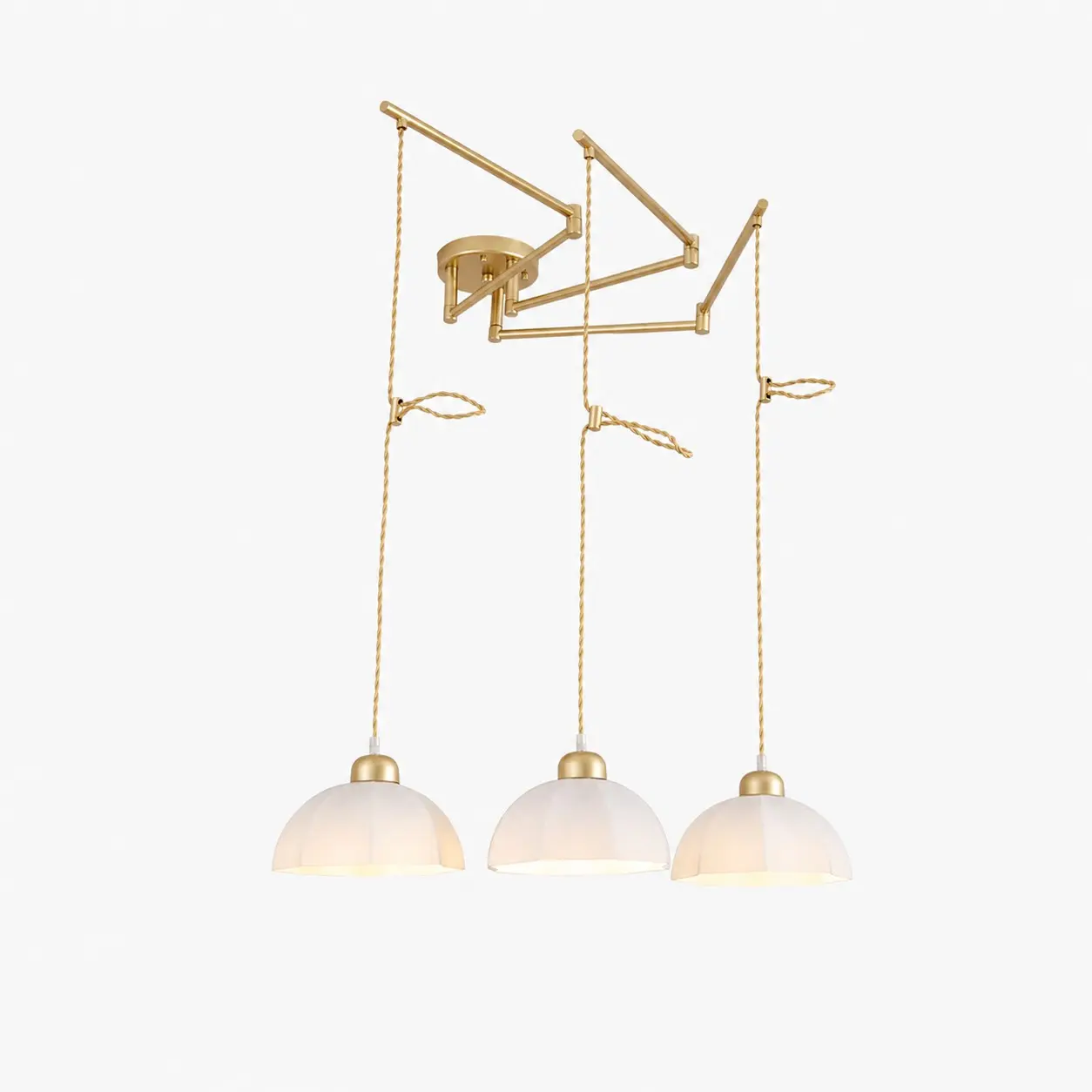 Suspension à trois lumières style C dorée