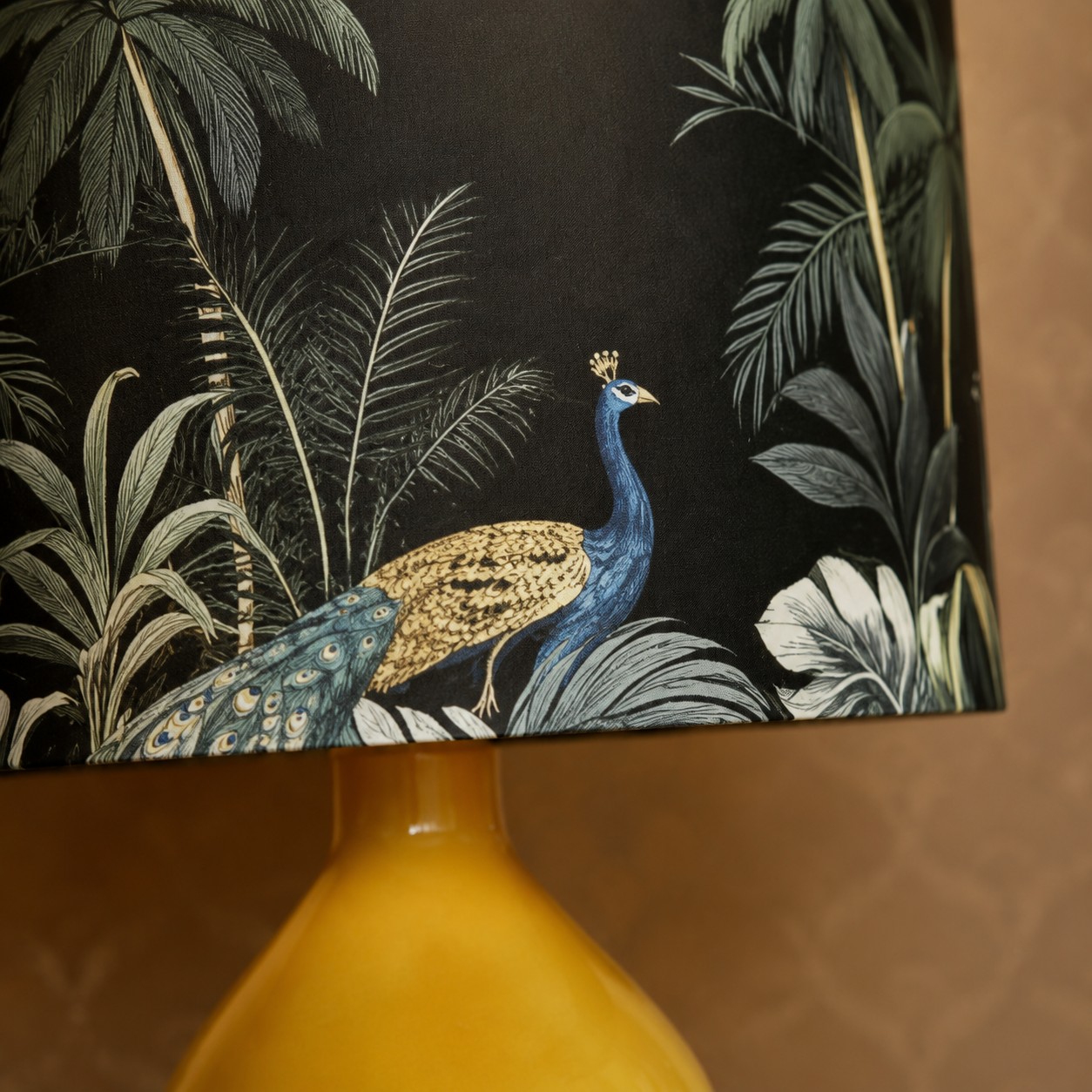 Peacock-kasvitieteellisen kankaan varjostusyksityiskohta