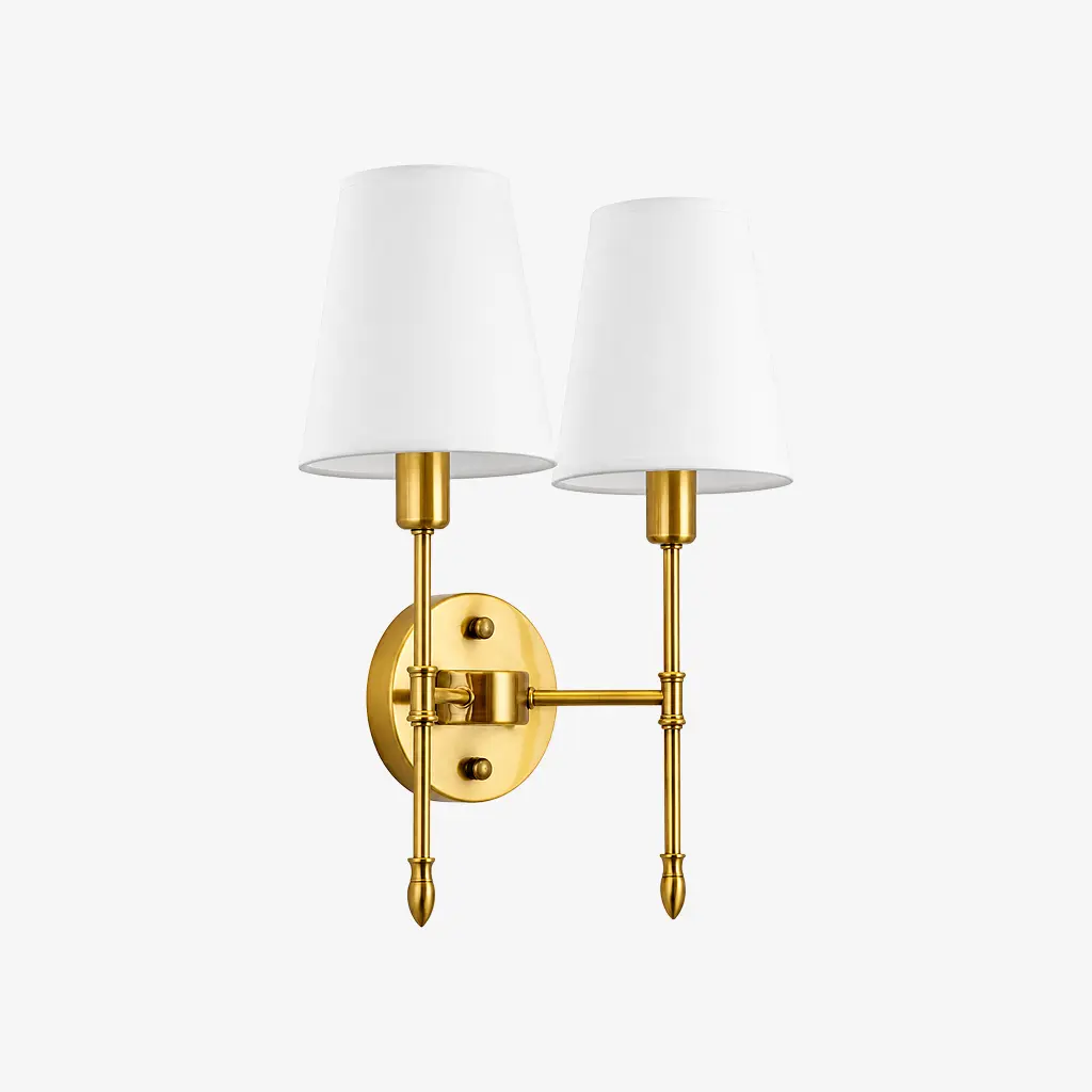 Luminária de parede estilo A com duas lâmpadas e cúpulas de tecido.
