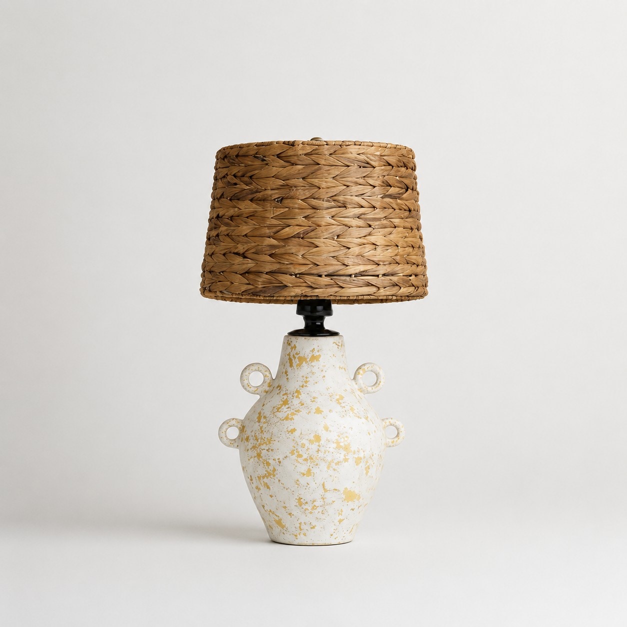 Button switch ceramic table lamp with woven shade