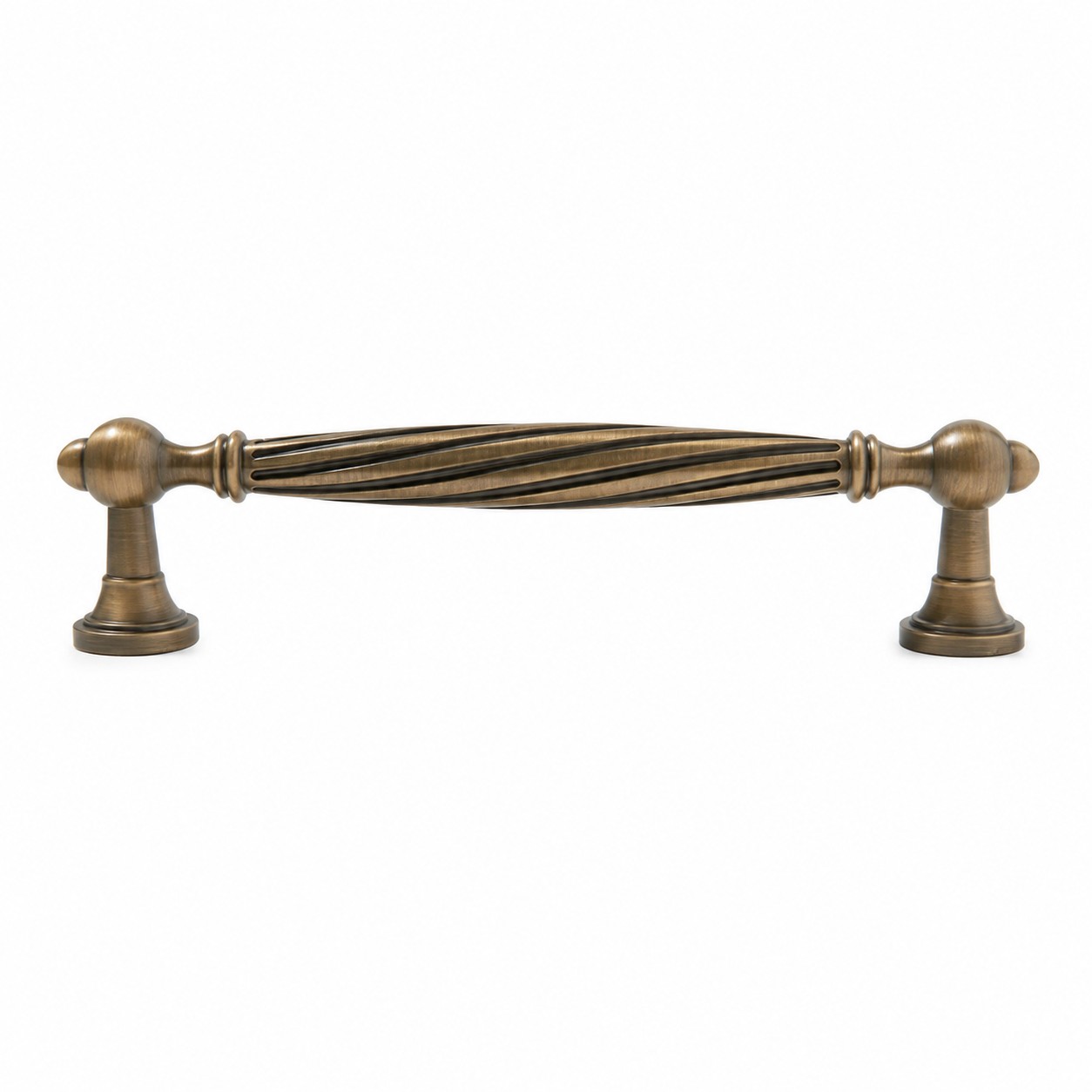 Rukojeť - rozteč otvorů 15 cm / 5,91 palce, 12,8 cm / 5,04 palce