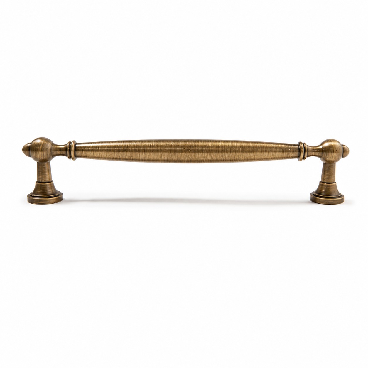 Úzká rukojeť - rozteč otvorů 18 cm / 7,09 palce, 16 cm / 6,30 palce