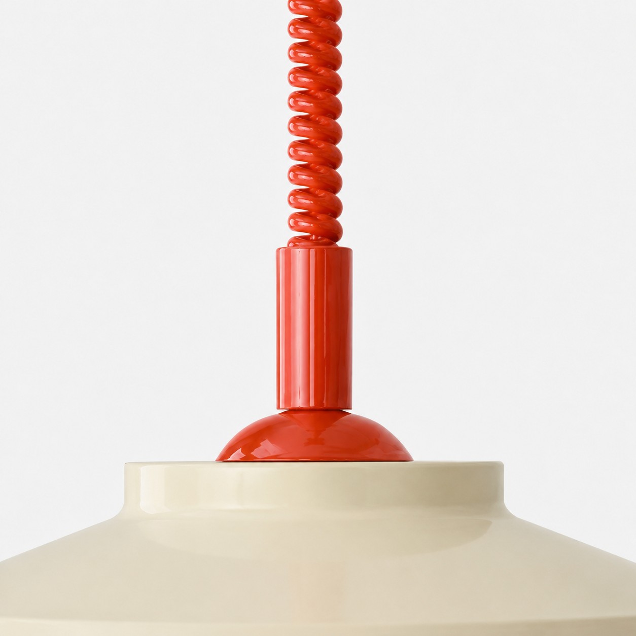 Close view of the coiled pull-down cord connection