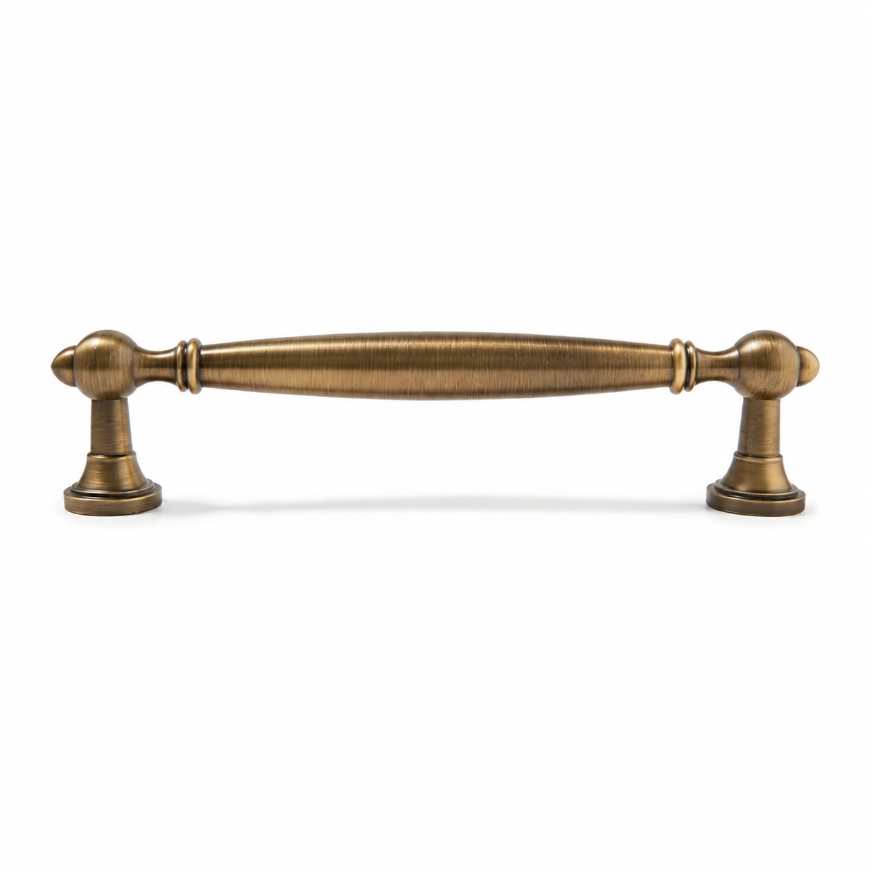 Úzká rukojeť - 15 cm / 5,91 palce, rozteč otvorů 12,8 cm / 5,04 palce