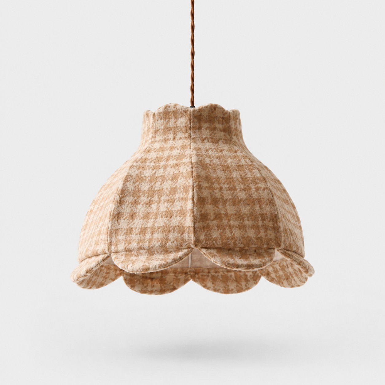 Lampada a sospensione classica in tessuto scozzese su sfondo grigio