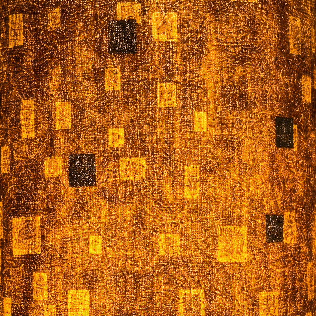 Detailed view of the layered speckled shade pattern