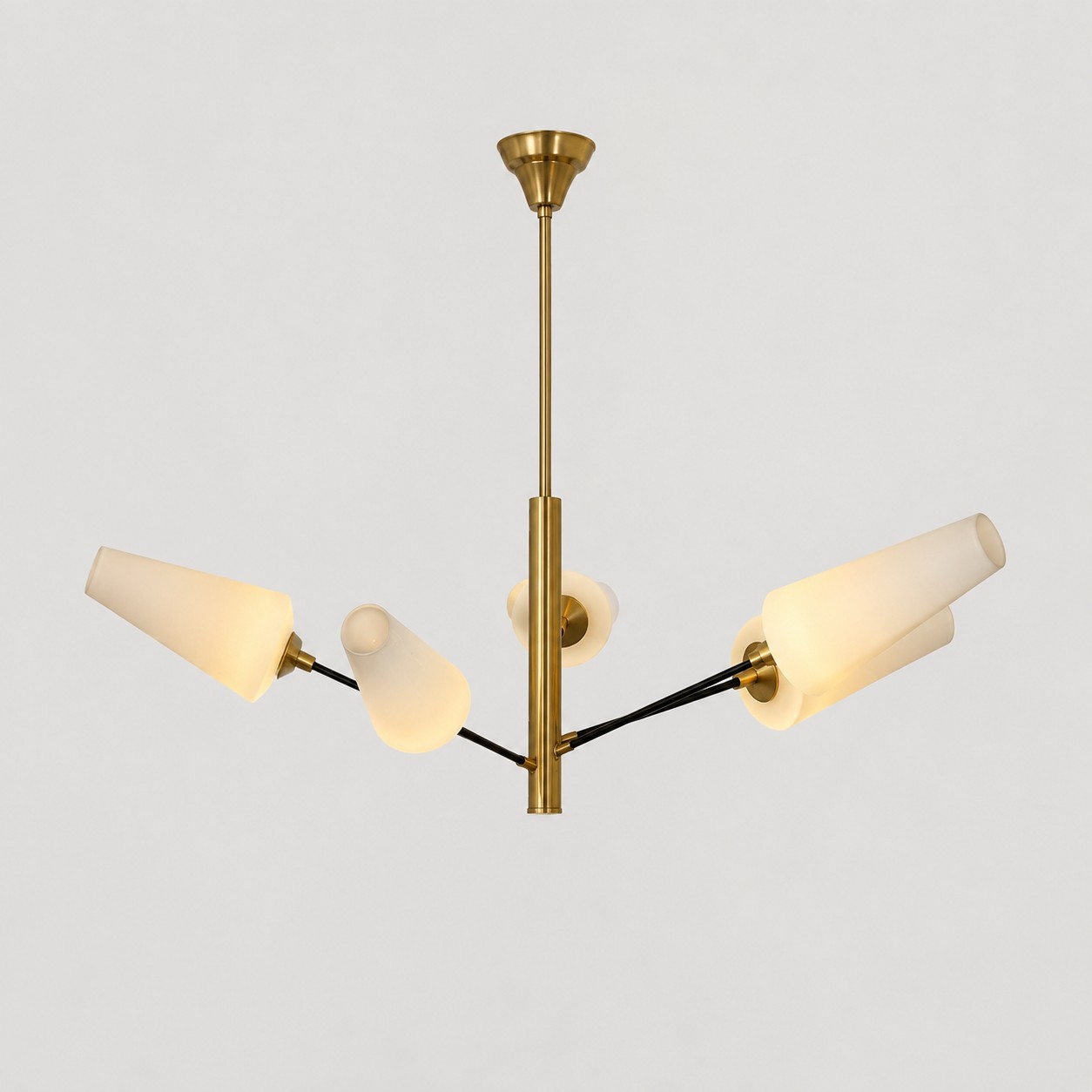 Lampadario francese G9 a sei bracci in vetro su sfondo grigio