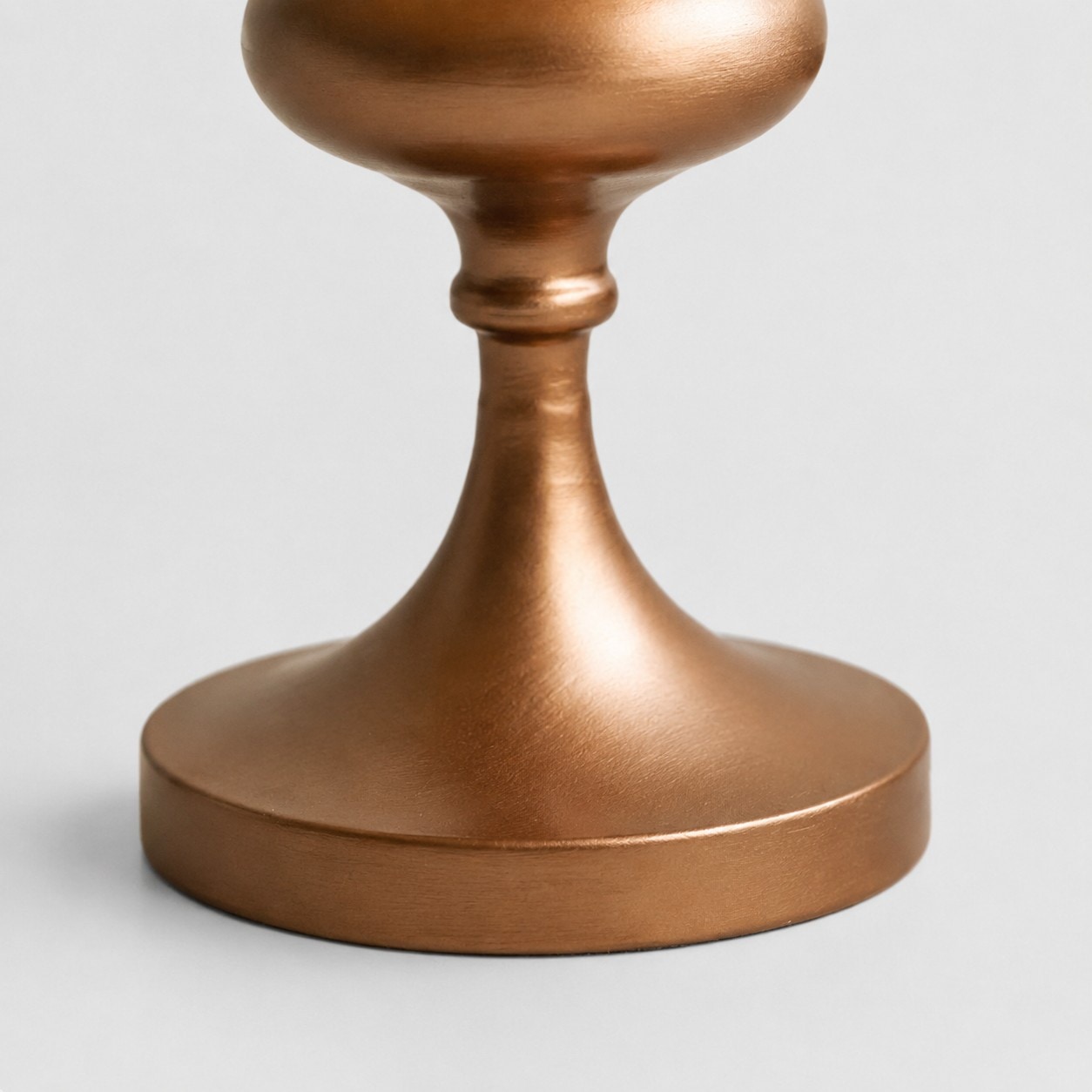 Coffee brown sculpted base