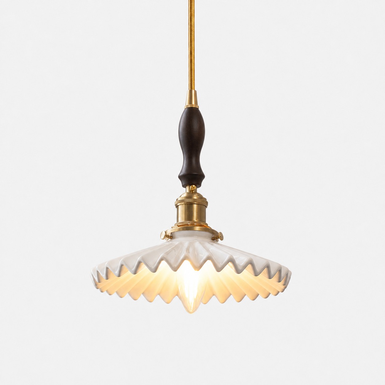 Blanc + Bois de noyer + Socle en laiton