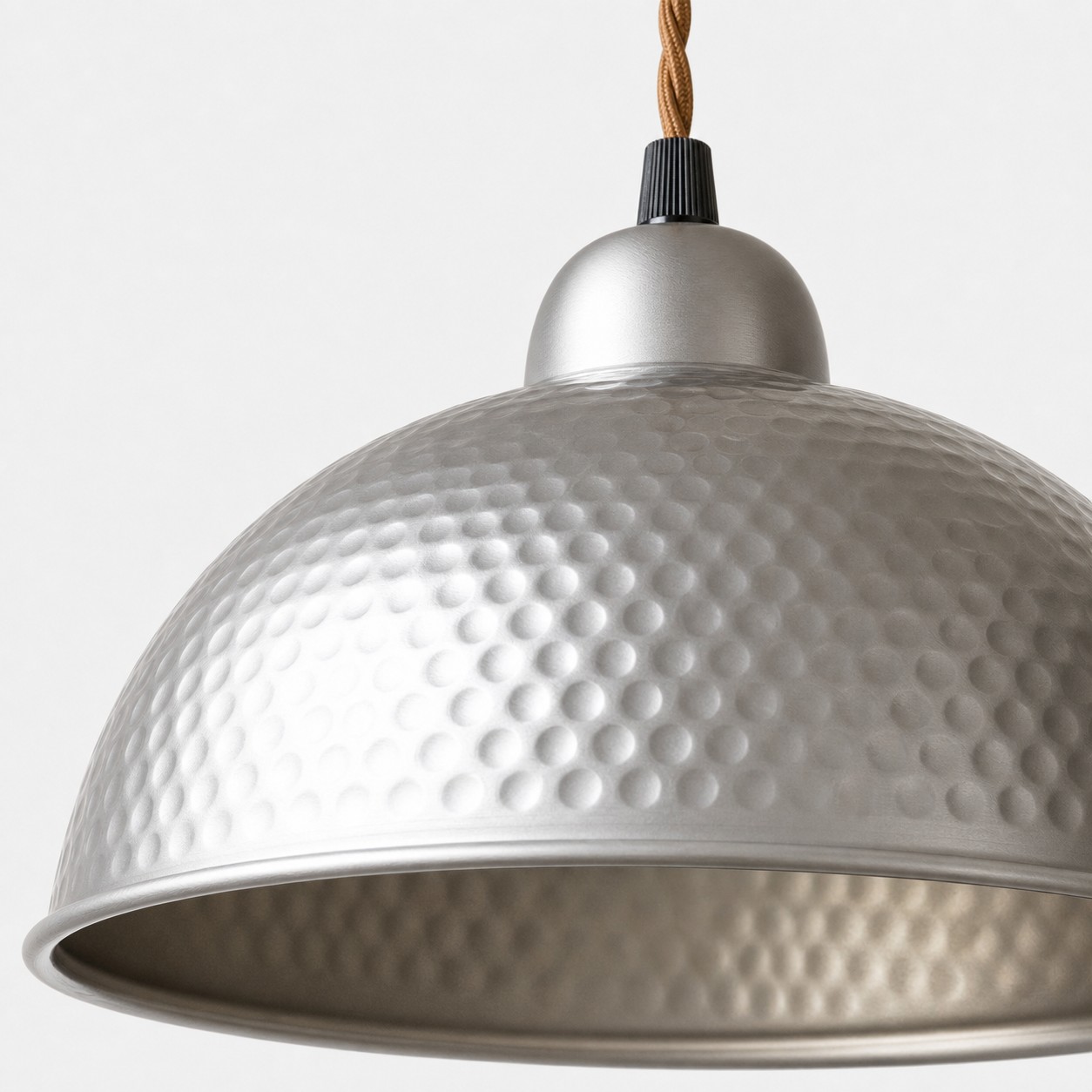 Lampadario a sospensione a cupola martellata con texture